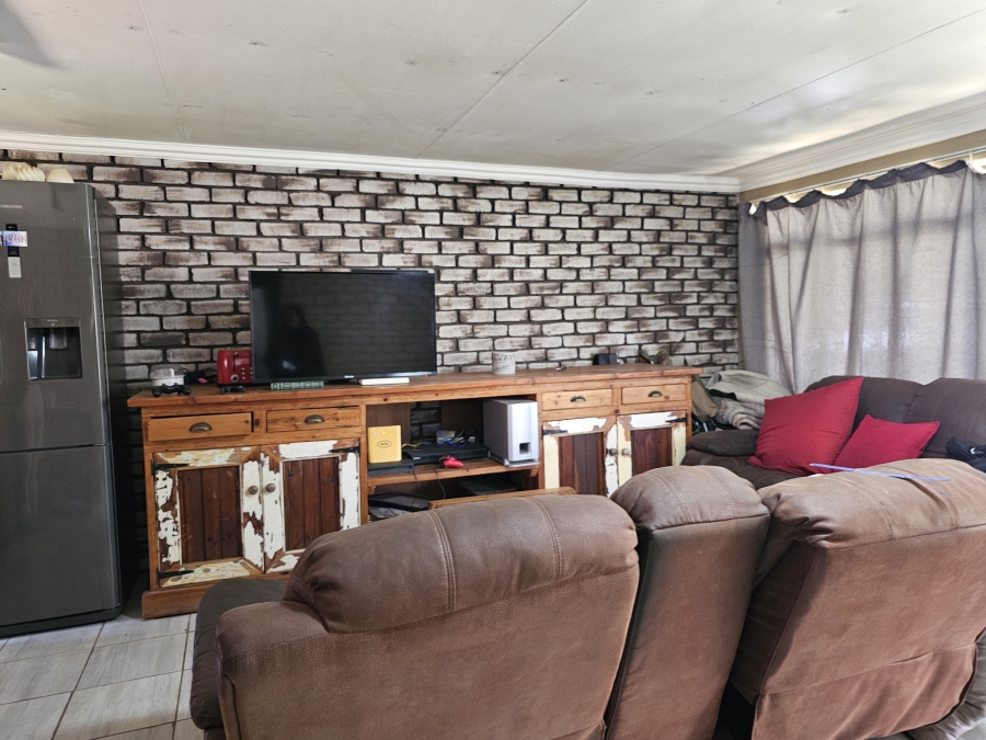 4 Bedroom Property for Sale in Vyfhoek A H North West